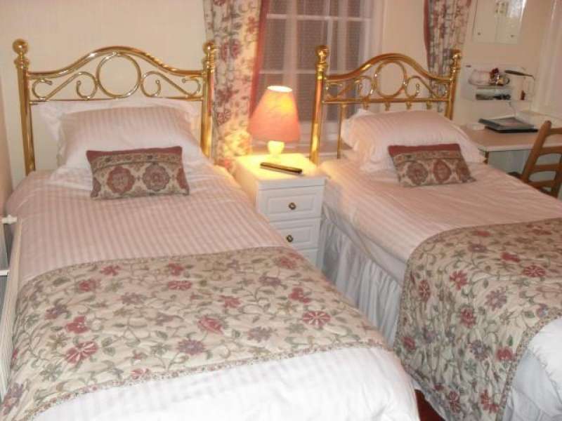 Twin En-suite Room (inc. Breakfast)